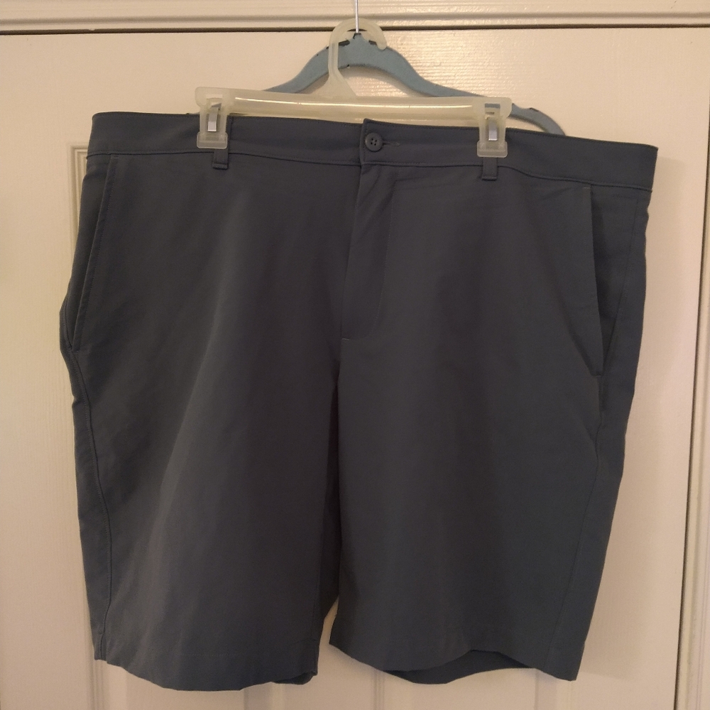 Under Armour Green Polyester Chino Shorts Men's sz 42x9.